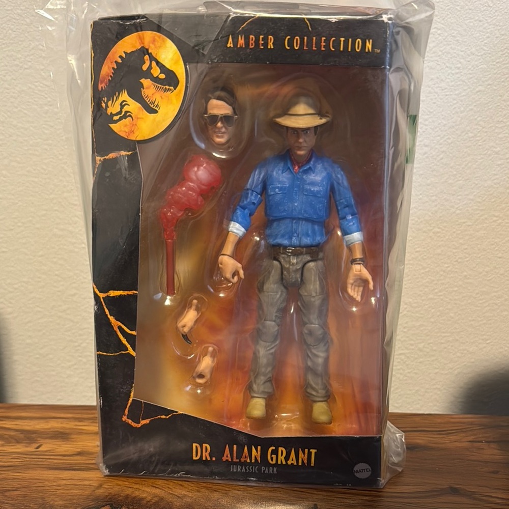 Jurassic Park Amber Collection Dr. Alan Grant Action Figure - Blue Shirt